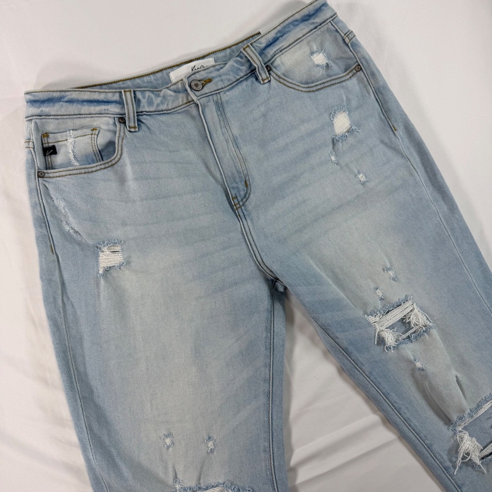 KanCan‎ Mom Jeans Light Wash Distressed High Waist Tapered Leg Size 15/31 NEW